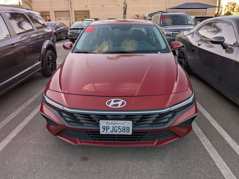 Certified 2024 Hyundai Elantra SEL image 2