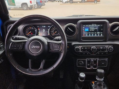 Used 2021 Jeep Gladiator Willys image 12
