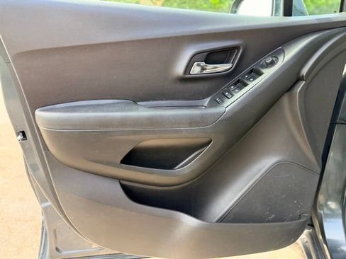 Used 2016 Chevrolet Trax LT FWD image 15