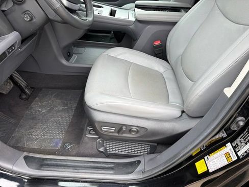 Used 2024 Toyota Sienna Limited AWD/4WD image 7