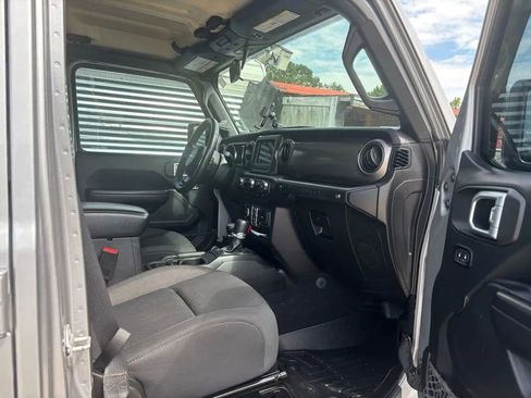 Used 2019 Jeep Wrangler Unlimited Sport S AWD/4WD image 8