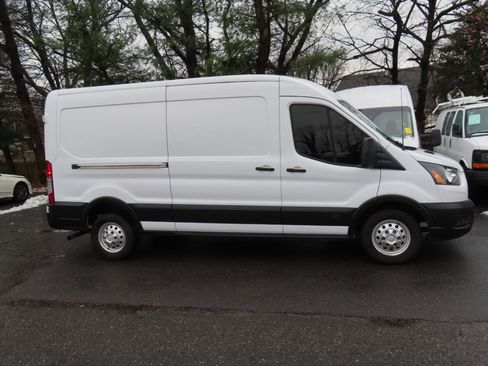 Used 2022 Ford Transit 250 Medium Roof AWD image 7