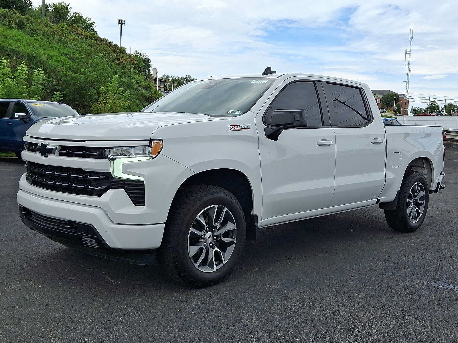 Used 2025 Chevrolet Silverado 1500 RST w/ Convenience Package II AWD/4WD image 3