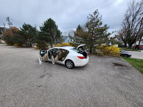 Used 2013 Buick LaCrosse Premium image 18