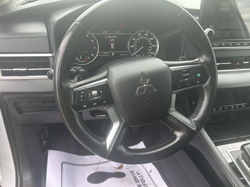 Used 2024 Mitsubishi Outlander SE FWD image 17