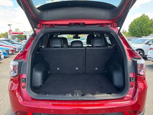 Used 2025 Jeep Compass Trailhawk AWD/4WD image 30