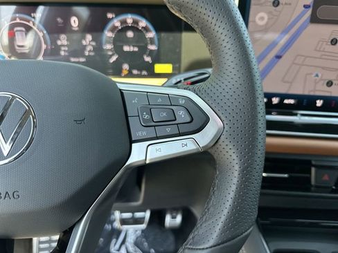 New 2026 Volkswagen Tiguan SEL R-Line AWD/4WD image 18