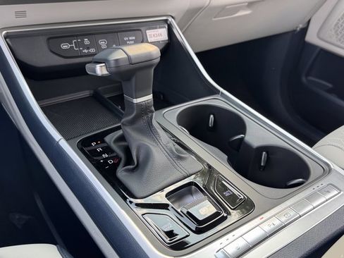 New 2026 Kia Carnival EX image 17