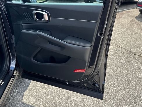 Certified 2025 Kia Sorento S w/ Panoramic Sunroof Package FWD image 14