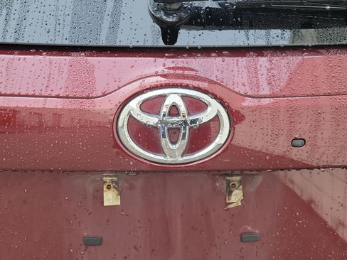 Used 2017 Toyota Highlander XLE image 15