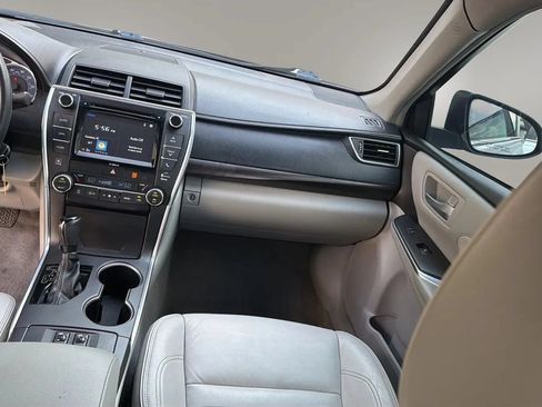 Used 2017 Toyota Camry XLE FWD image 29