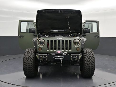 Used 2015 Jeep Wrangler Unlimited Sahara w/ Max Tow Package image 32