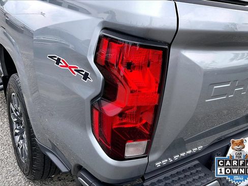 Used 2023 Chevrolet Colorado LT w/ LT Convenience Package II AWD/4WD image 28