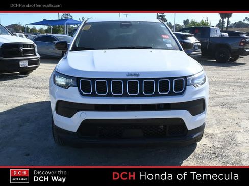 Used 2024 Jeep Compass Sport AWD/4WD image 2