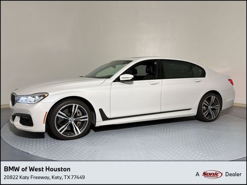 Used 2019 BMW 750i w/ Executive Package RWD image 1