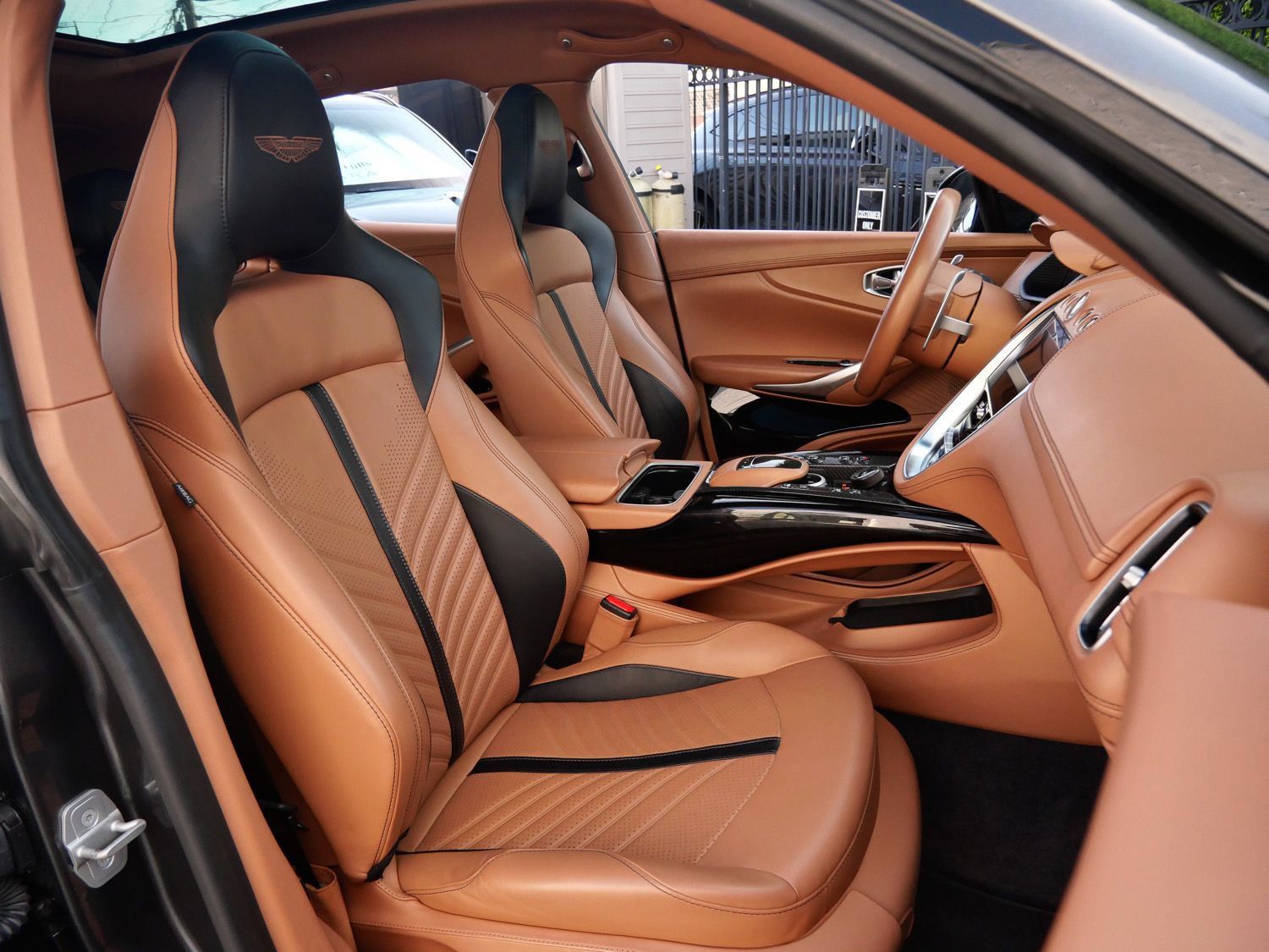 Used 2023 Aston Martin DBX 707 AWD/4WD image 11