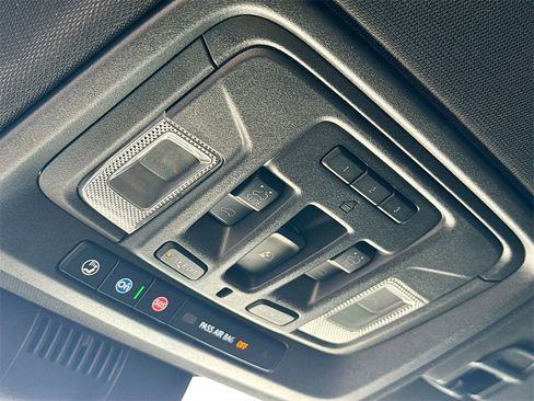 Used 2024 GMC Sierra 2500 AT4 w/ AT4 Premium Plus Package image 17