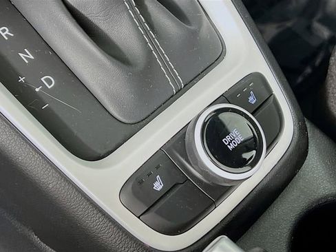 Certified 2023 Hyundai Venue Limited w/ Cargo Package image 19