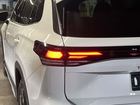 New 2026 Volkswagen Tiguan S FWD image 5