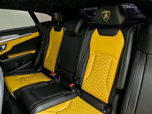 Used 2019 Lamborghini Urus AWD/4WD image 19