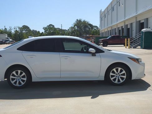 Used 2024 Toyota Corolla LE FWD image 4