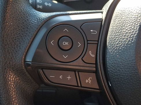 Used 2025 Toyota Corolla LE FWD image 16