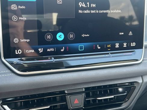 New 2026 Volkswagen Tiguan SE FWD image 23