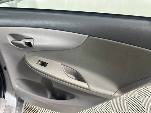 Used 2010 Toyota Corolla LE FWD image 24