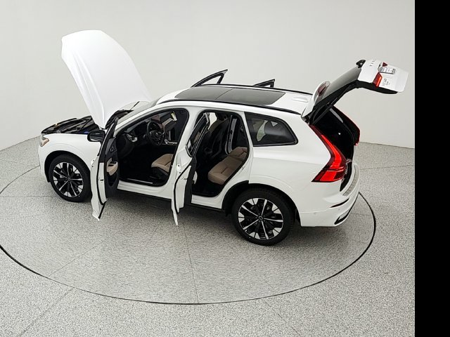 New 2026 Volvo XC60 B5 Plus w/ Protection Package Premier AWD/4WD image 41