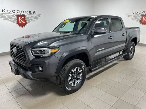 Used 2023 Toyota Tacoma TRD Off-Road w/ Advanced Technology Package AWD/4WD image 3
