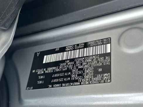 Used 2020 Toyota RAV4 XLE w/ Convenience Package FWD image 36