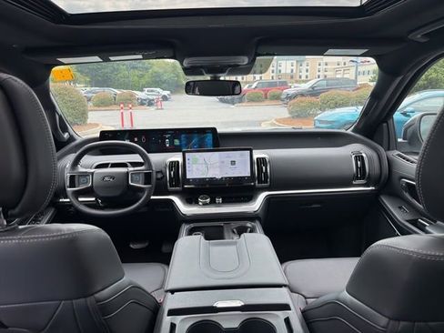 New 2026 Ford Expedition Platinum w/ Stealth Appearance Package AWD/4WD image 9