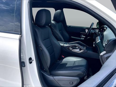 Used 2023 Mercedes-Benz GLS 450 4MATIC image 9
