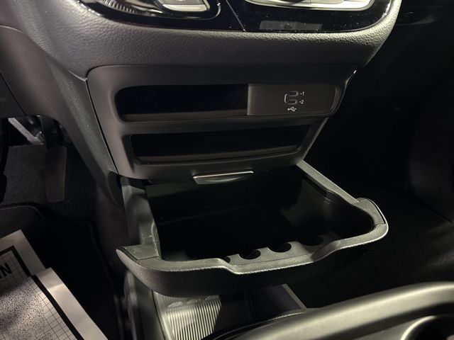 New 2026 Chrysler Pacifica Select AWD/4WD image 24