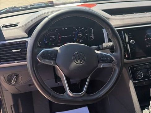 Used 2023 Volkswagen Atlas Cross Sport SE FWD image 19
