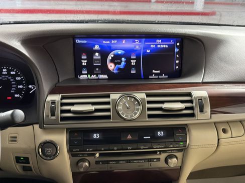 Used 2016 Lexus LS 460 w/ Comfort Package image 21