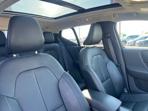 Used 2025 Volvo XC40 B5 Plus AWD/4WD image 28