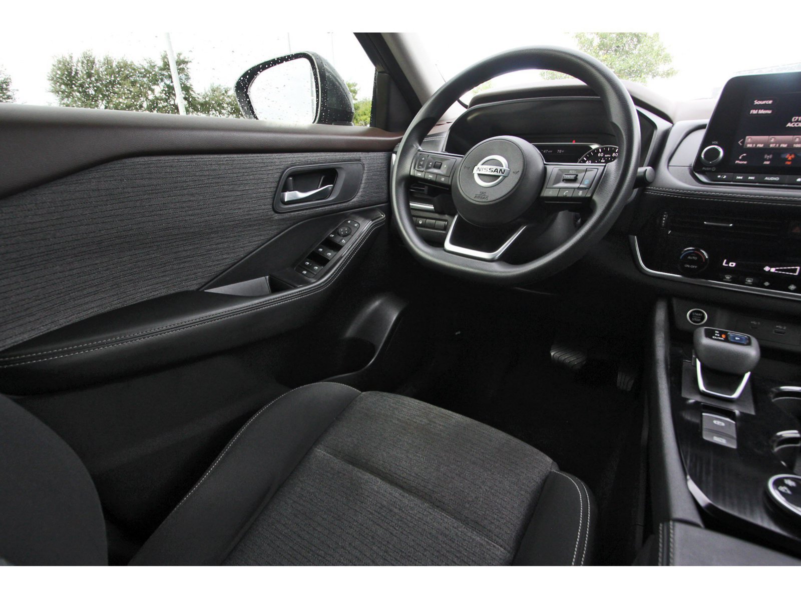 Used 2021 Nissan Rogue SV AWD/4WD image 12