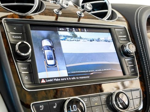 Used 2019 Bentley Bentayga AWD/4WD image 21