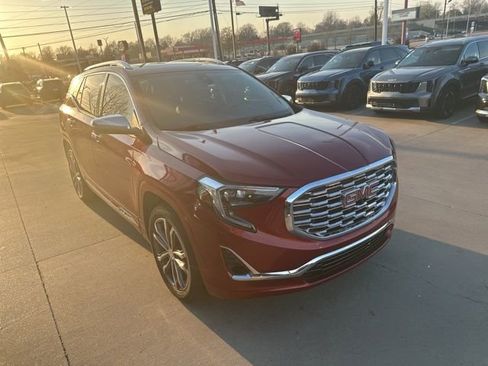 Used 2018 GMC Terrain Denali w/ Advanced Safety Package image 5
