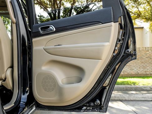 Used 2018 Jeep Grand Cherokee Limited image 55