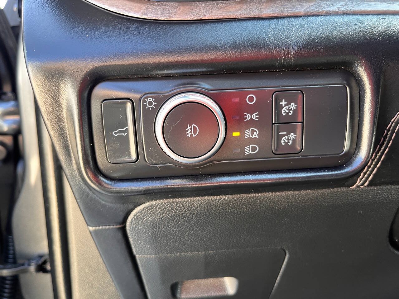 Used 2020 Ford Explorer Platinum w/ Premium Technology Package AWD/4WD image 25