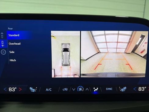 Used 2025 Chevrolet Traverse LT w/ Driver Confidence Package image 17