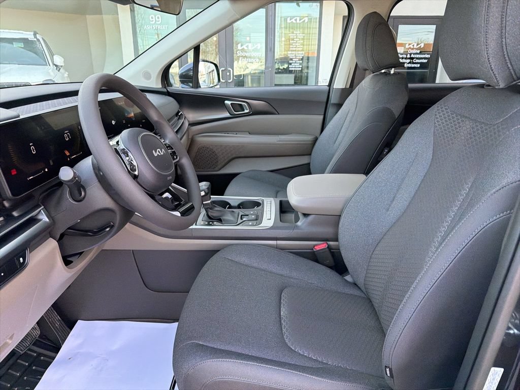 New 2026 Kia Carnival LX FWD image 27