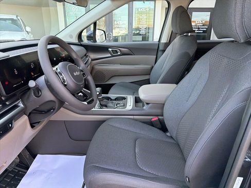 New 2026 Kia Carnival LX FWD image 27