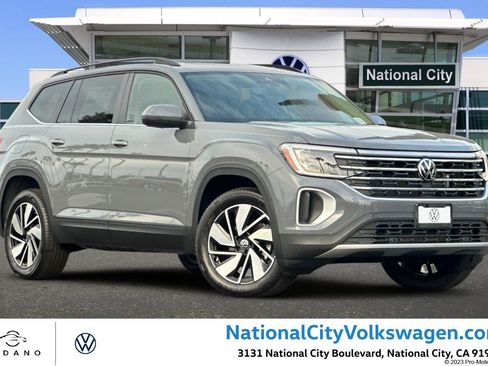 New 2026 Volkswagen Atlas SE FWD image 1