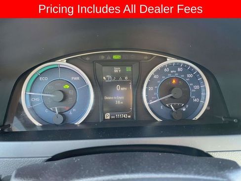 Used 2017 Toyota Camry XLE w/ Moonroof Package FWD image 24