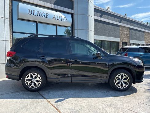 Used 2023 Subaru Forester Premium AWD/4WD image 6