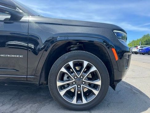 Used 2023 Jeep Grand Cherokee Overland AWD/4WD image 11