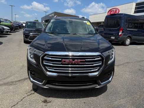 Used 2022 GMC Terrain SLT AWD/4WD image 2